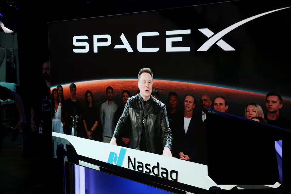 SpaceX supera los 2 billones de dólares en su debut en el Nasdaq