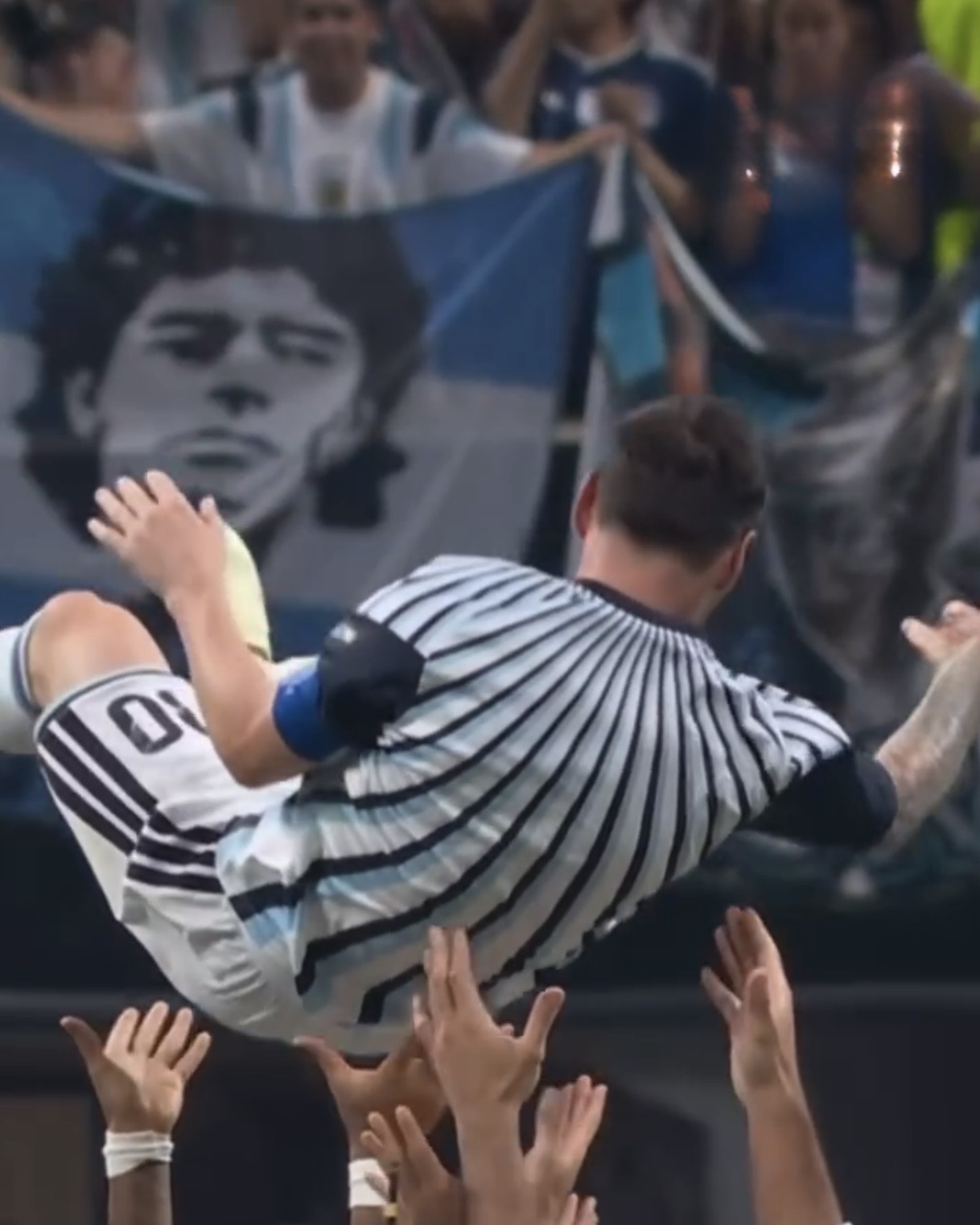 Argentina avanza con Messi  a cuartos tras una victoria histórica