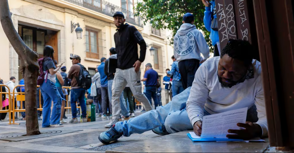 Casi 1,2 millones de inmigrantes solicitaron la regularización