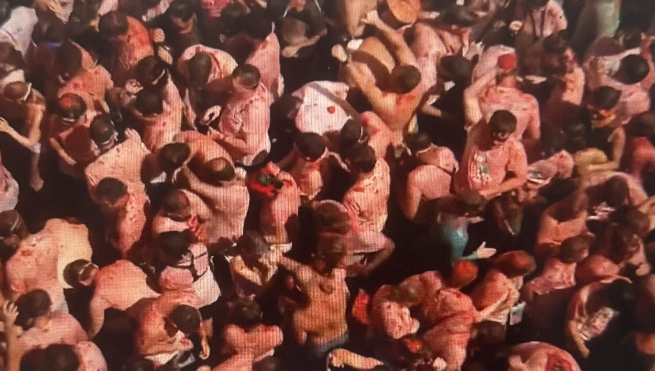 La Tomatina vuelve a Buñol con una cifra récord de 150.000 kilos de tomates