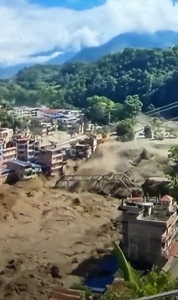 Tragedia de Nepal: Al menos 160 fallecidos y cerca de 800 desaparecidos, entre ellos dos españoles